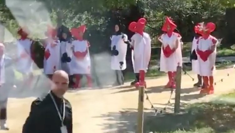 Recibimiento lleno de animación a los invitados / Instagram