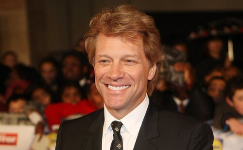 Jon Bon Jovi se muestra emocionado por convertirse en abuelo y defiende el amor joven de la pareja