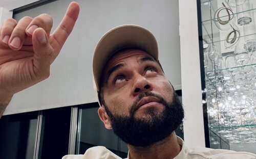 Dani Alves reaparece como predicador evangelista en Girona tras su absolución judicial