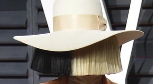 Sia ha adoptado un hijo de 16 años