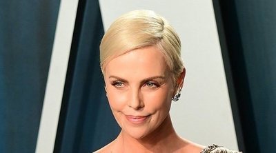Charlize Theron comparte el selfie en los Premios Oscar 2020 rodeada de celebrities