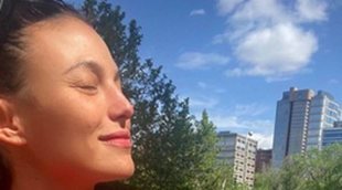 El primer paseo de Elisa Mouliaá con Sienna