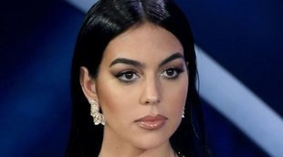 Georgina subasta algunas prendas de su armario para luchar contra el coronavirus