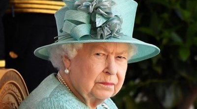La Reina Isabel reaparece en un atípico Trooping de Colour sin su familia y lejos de Londres