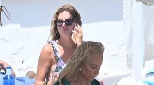 Mar Torres y Carmen Lomana coinciden de vacaciones en Marbella