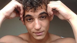 Miguel Herrán posa desnudo en Instagram