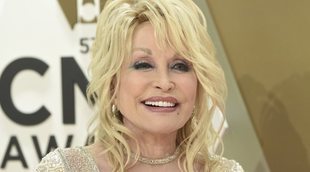 Dolly Parton donó un millón de dólares para una vacuna contra el coronavirus