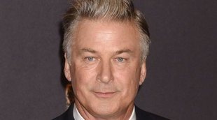 Alec Baldwin deja Twitter tras la polémica con la nacionalidad de su mujer