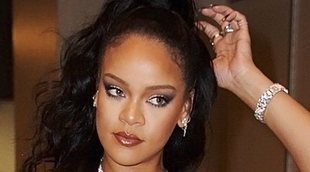 Con bolsas de basura, así ha despedido Rihanna a Trump