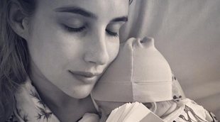Emma Roberts enseña la carita de su hijo Rhodes