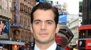 Henry Cavill acaba con las especulaciones sobre su vida sentimental