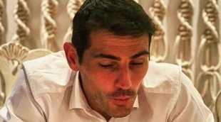 Iker sopla las velas de su 40 cumpleaños junto a Sara y sus hijos