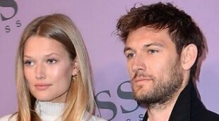 Toni Garrn y Alex Pettyfer, padres por primera vez