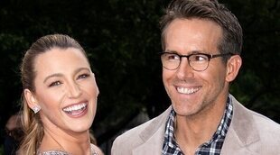 Blake Lively, en una alfombra roja junto a Reynolds tras la muerte de su padre