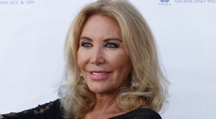 Norma Duval recibe el premio Mallorquina del Verano 2021 rodeada de su familia