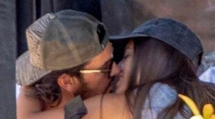 El beso de Mario Casas y Desiré que confirma su relación