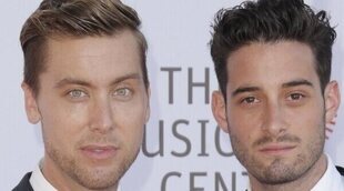 Lance Bass y Michael Turchin presentan a sus mellizos