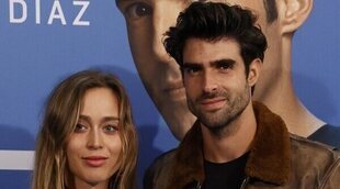 Primer posado de Juan Betancourt y Paula Badosa