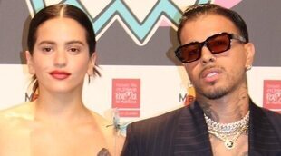 Rosalía y Rauw Alejandro posan por primera vez juntos en LOS40 Music Awards
