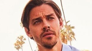 Tom Payne presenta a su hijo en Instagram
