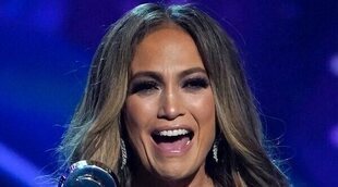 La emoción de JLo al ser premiada ante la orgullosa mirada de Ben Affleck
