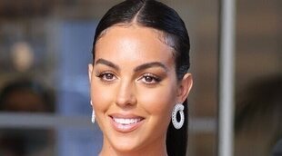 Georgina está preparando la habitación para sus bebés