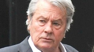 El hijo de Alain Delon desmiente el deseo de eutanasia de su padre