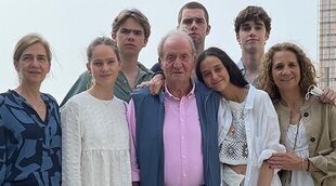 El Rey Juan Carlos recibe la visita de sus hijas y sus nietos en Abu Dabi