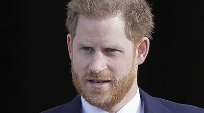 El Príncipe Harry bromea sobre su calvicie durante su viaje a los Juegos Invictus en La Haya