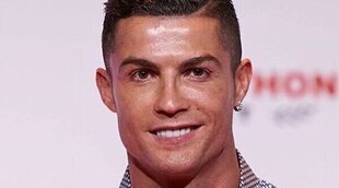 La tierna fotografía de Cristiano con su hija recién nacida