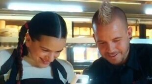Rosalía y David Muñoz cocinan un sándwich de chicken teriyaki