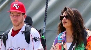 Joe, Sophie y Priyanka, en familia viendo jugar a Nick Jonas al beisbol