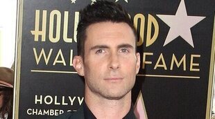 Adam Levine, acusado por varias mujeres de engañar a su mujer