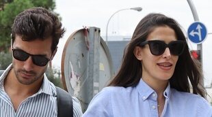 Lidia Torrent y Jaime Astrain, en casa con su hija Elsa tras su nacimiento