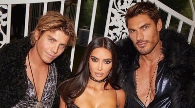 Kim Kardashian oficia la boda en Las Vegas de su estilista Chris Appleton con el actor Lukas Gage