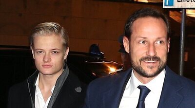 El Príncipe Haakon de Noruega desconcierta a la opinión pública al viajar con Marius Borg en pleno proceso judicial