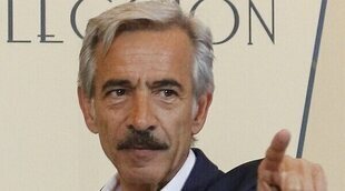 Imanol Arias, fotografiado de la mano con la que sería su nueva pareja
