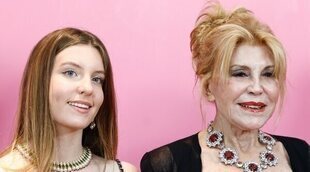 La Baronesa Thyssen recibe un premio junto a su hija Carmen pero sin Borja