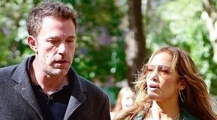 Ben Affleck se quita el anillo de su compromiso con Jennifer Lopez