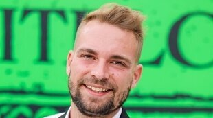 José María Almoguera protagoniza su primer posado en una premiere