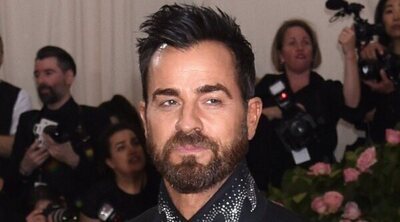 Sale a la luz que Justin Theroux y Nicole Brydon Bloom se casaron en secreto en agosto de 2024