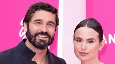 Álex García no se separa del féretro de Verónica Echegui: "Está desolado"