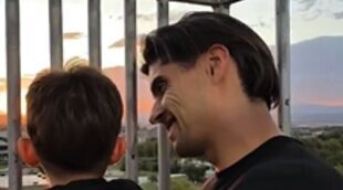 Javi Tudela desconecta en la feria junto a su hijo y su hermana Anita