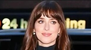 Una imagen filtrada revela el look de Dakota Johnson en la boda de su hermana