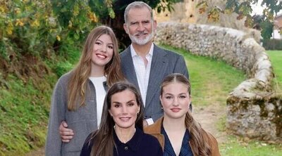 Los Reyes publican la tradicional felicitación navideña acompañados por sus hijas, la Princesa Leonor y la Infanta Sofía