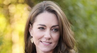 Kate Middleton deslumbra en la misa de Navidad con su abrigo de tartán favorito