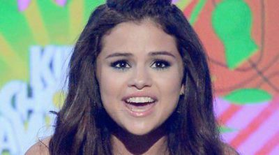 Selena Gomez desvela la portada y el título de su nuevo single 'Come & Get It'