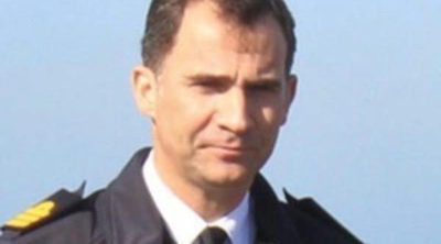 El Príncipe Felipe visita el buque 'Juan Carlos I' en Rota sin Doña Letizia