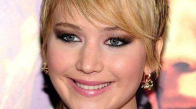 Una limpiadora descubre juguetes sexuales bajo la cama de Jennifer Lawrence