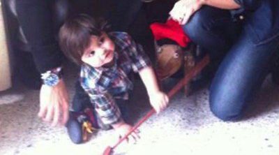 Gerard Piqué y Shakira enseñan a su hijo Milan las tradiciones navideñas catalanas